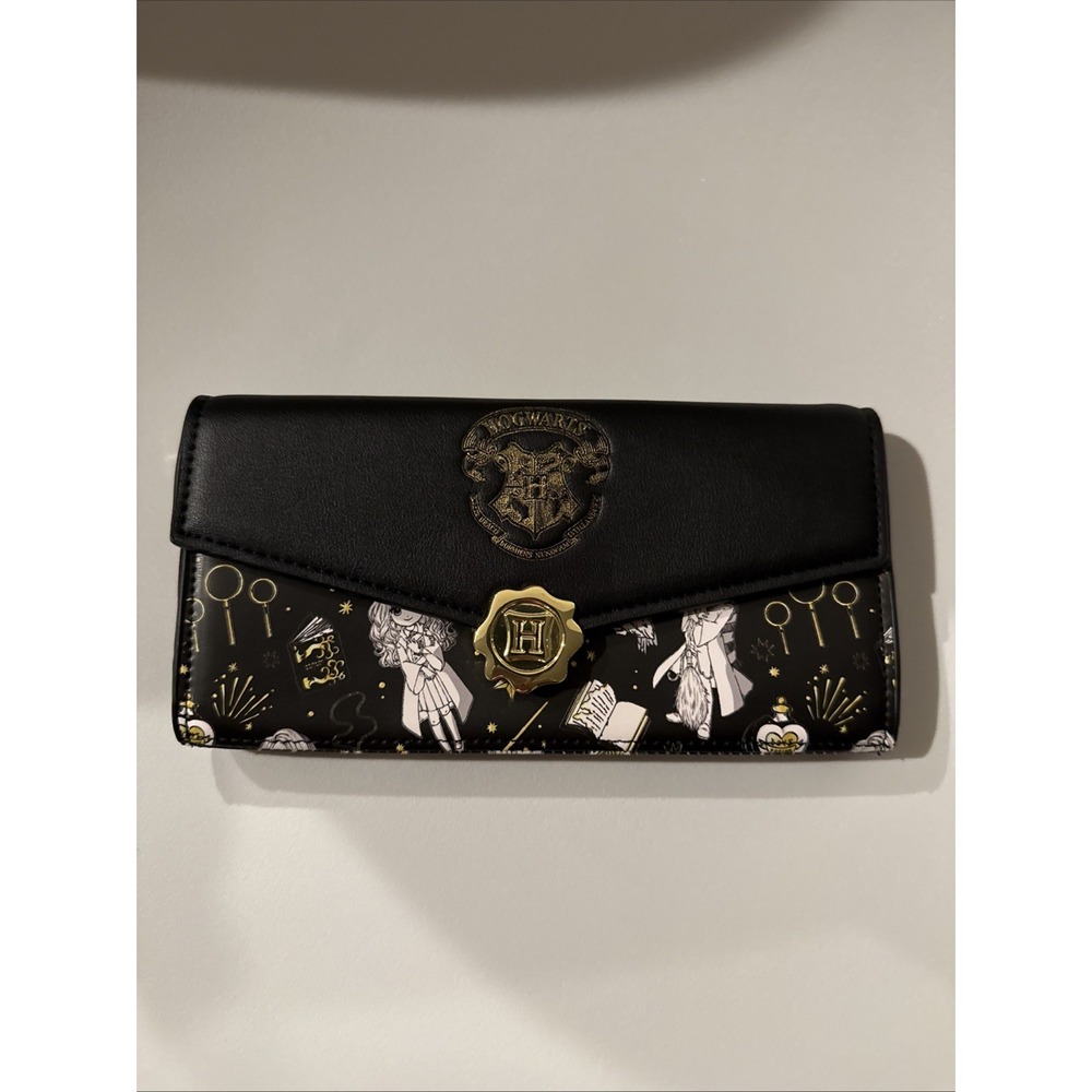 Loungefly Harry Potter HOGWARTS Magical Elements Wallet Black‎ White Gold Bifold